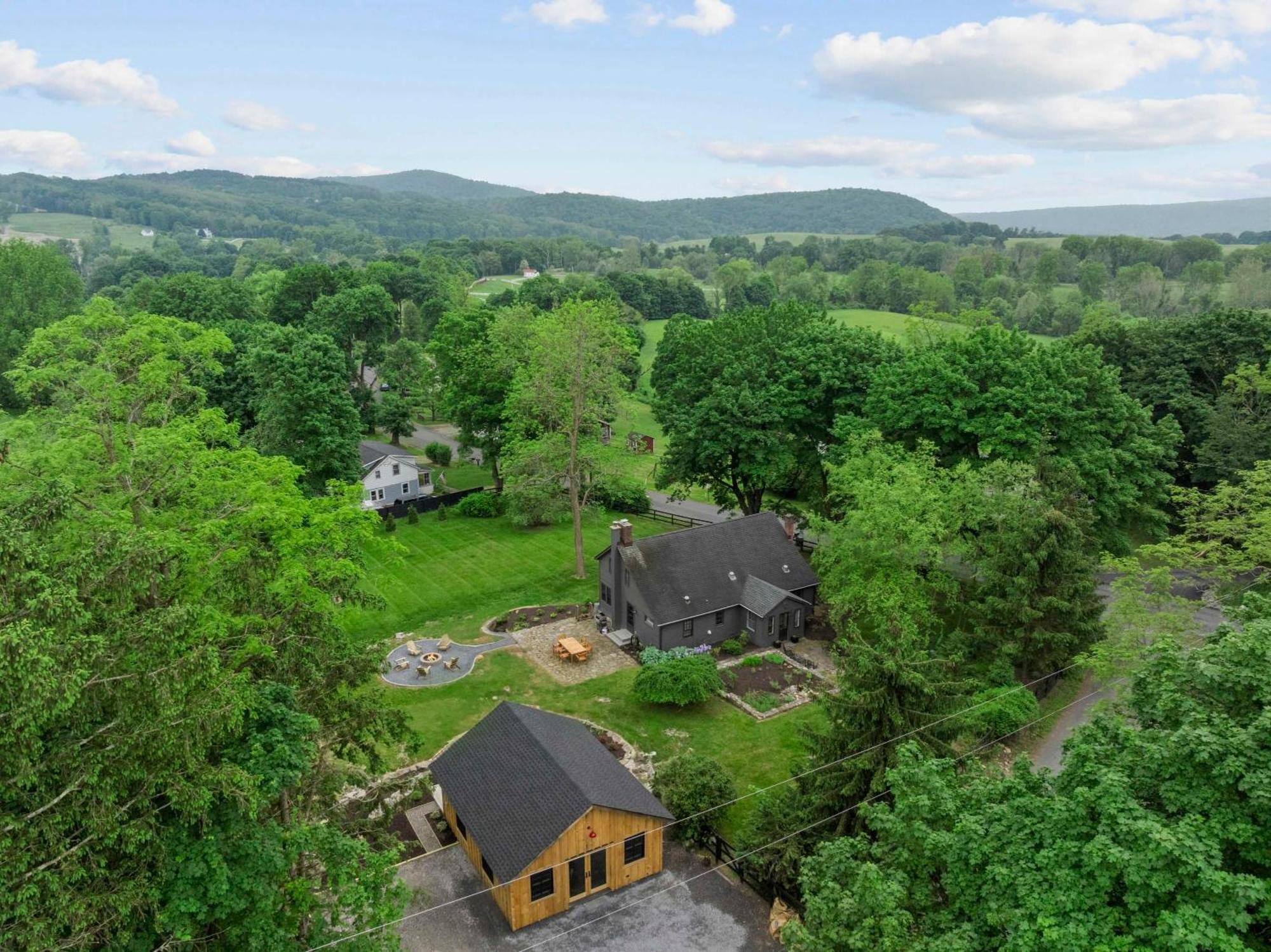 Renovated Historic Cottage By Summer Pine Plains Exterior photo